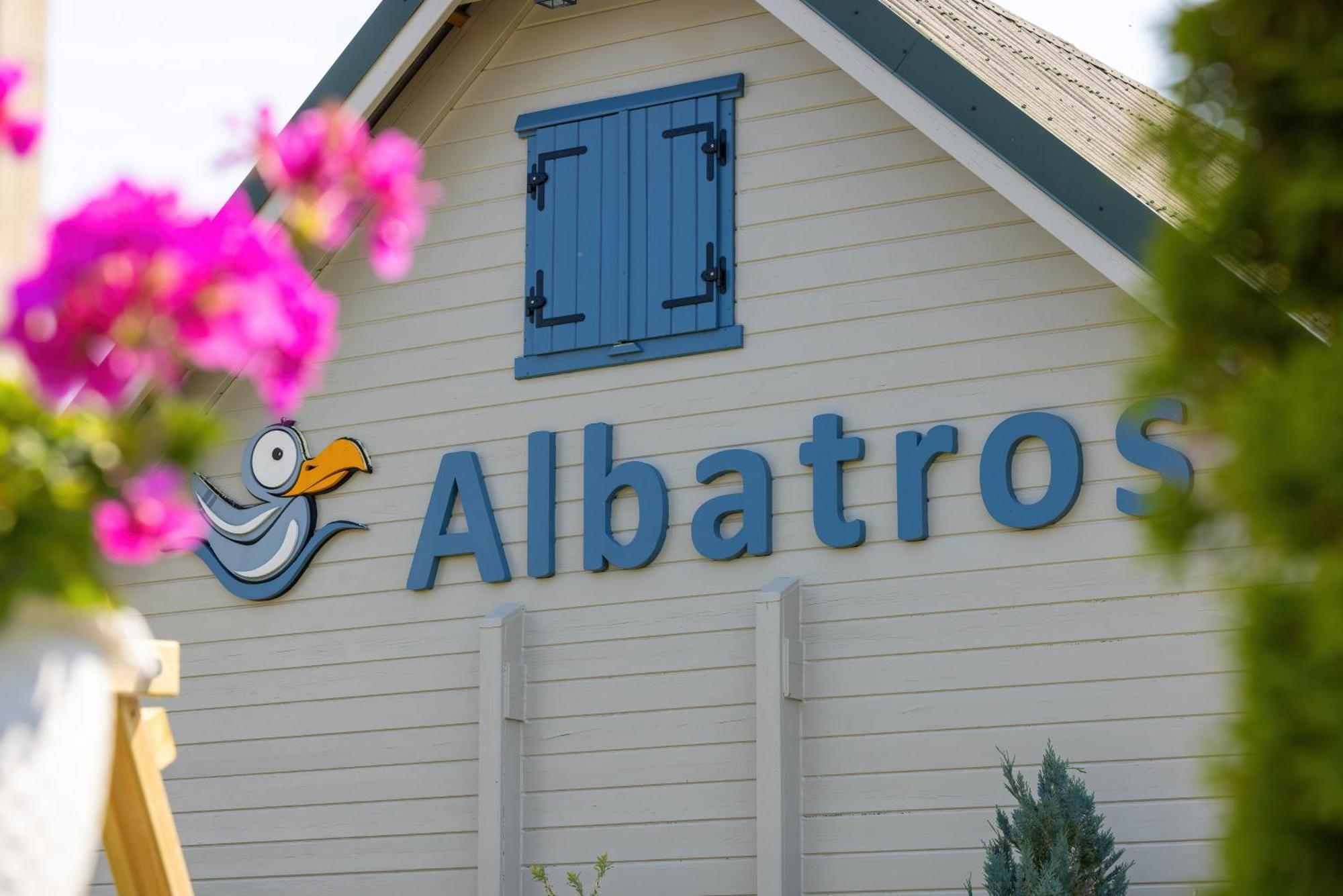 Domki Letniskowe Albatros レバル エクステリア 写真
